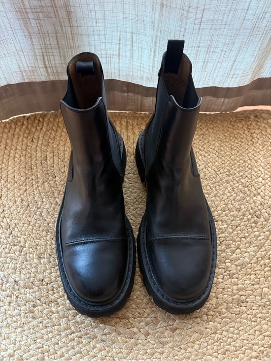 Salvatore Ferragamo Black Leather Chukka Boots main image 4